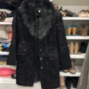Women’s size small black coat with detachable faux fur collar